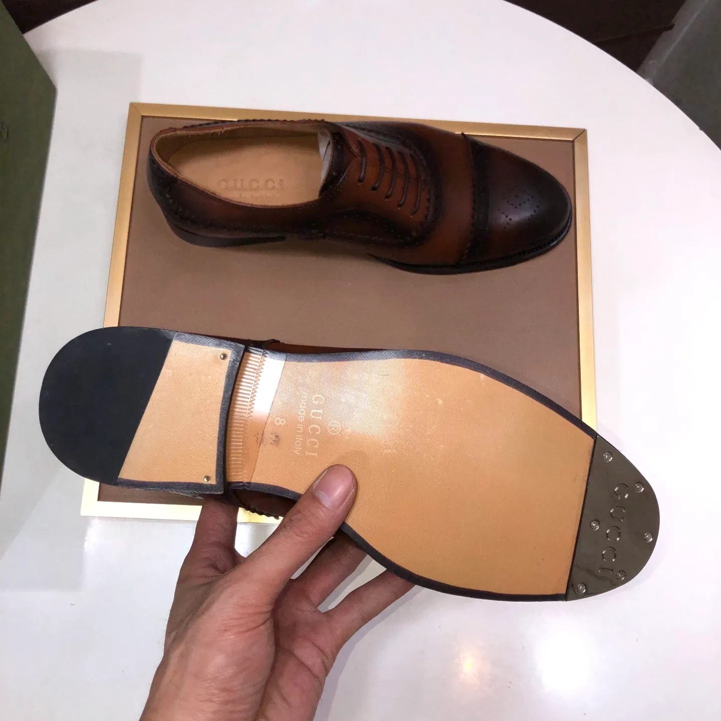 Men's shoes 💰660💰 Brand: GUCCI (Gucci) Standard code: Men's size 38/44 (45/46 can be customized) Grade: Same as the official website Original quality Material: Original cowhide Water-dyed cowhide lining Original rubber outsole Style category: Men's fashionable casual leather shoes Distinguished big-name luxury elements top luxury Color: Actual picture